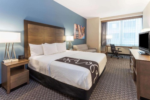 La Quinta Inn & Suites by Wyndham Chicago Downtown image 11