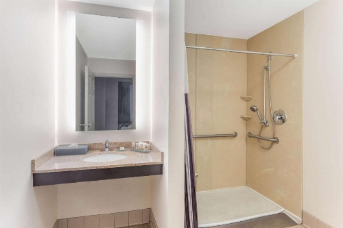 La Quinta Inn & Suites by Wyndham Chicago Downtown image 19